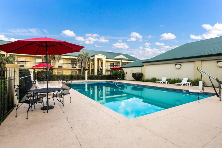 Quality Inn & Suites near Lake Eufaula