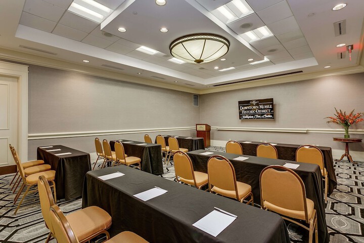 Hampton Inn & Suites Mobile- Downtown Historic District