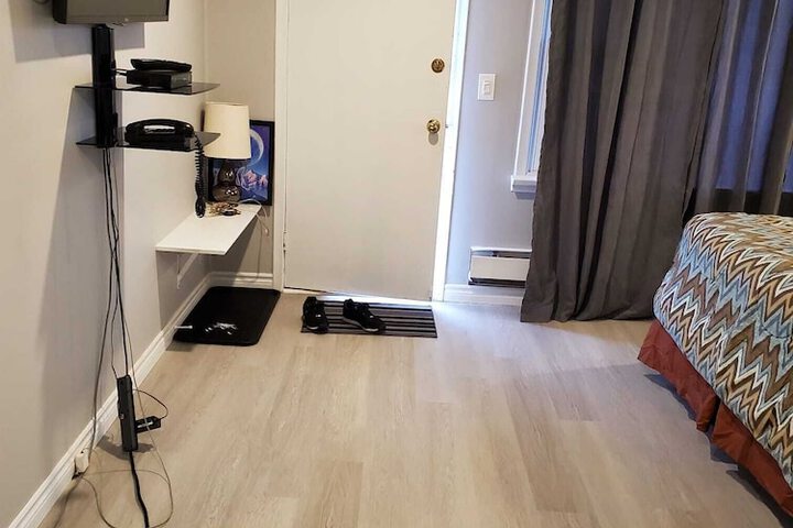 Room 9 of 36