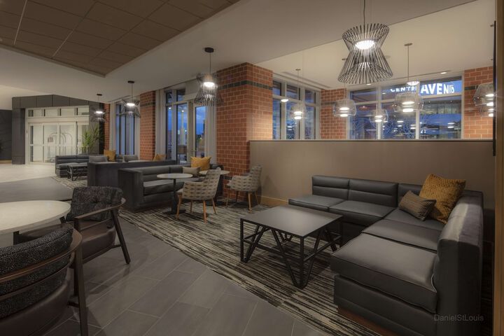 Lounge 57 of 64