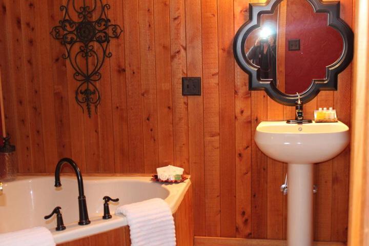 The Inn at White Oak