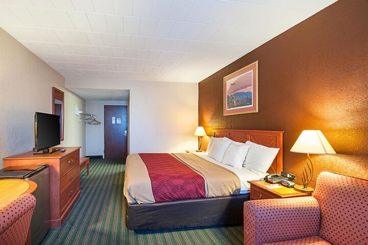Room 12 of 38