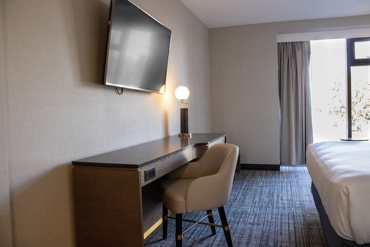 Room 26 of 45