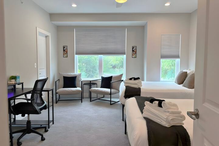 4BR Townhouse with Parking - WV rep 3