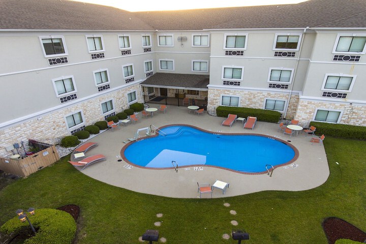 Pool 11 of 60