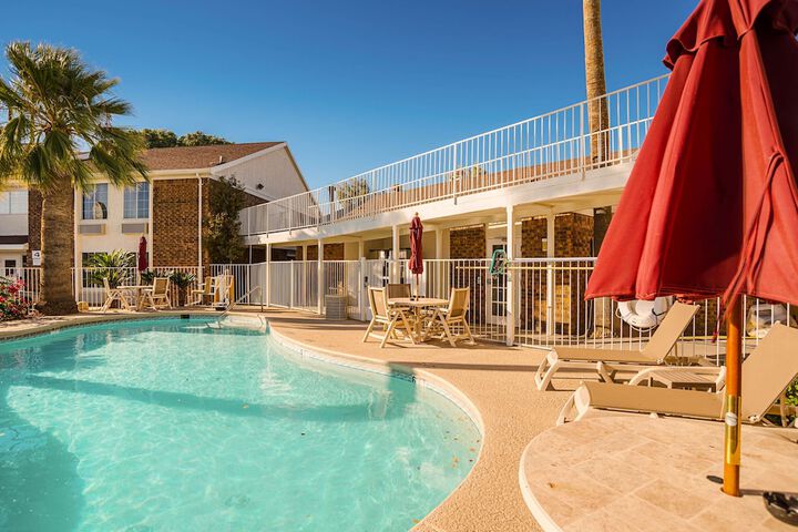 Pool 8 of 37