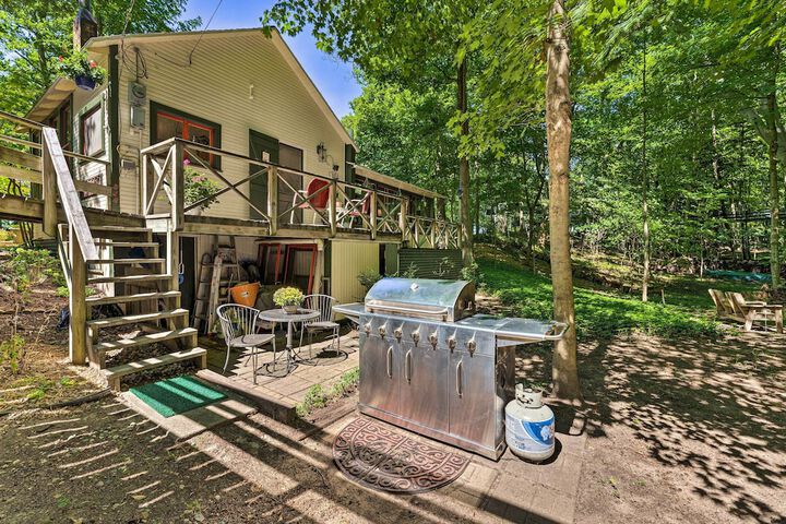 Douglas whispering Winds Cottage w / Beach!