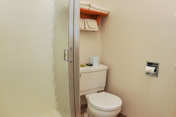 Room 18 of 34