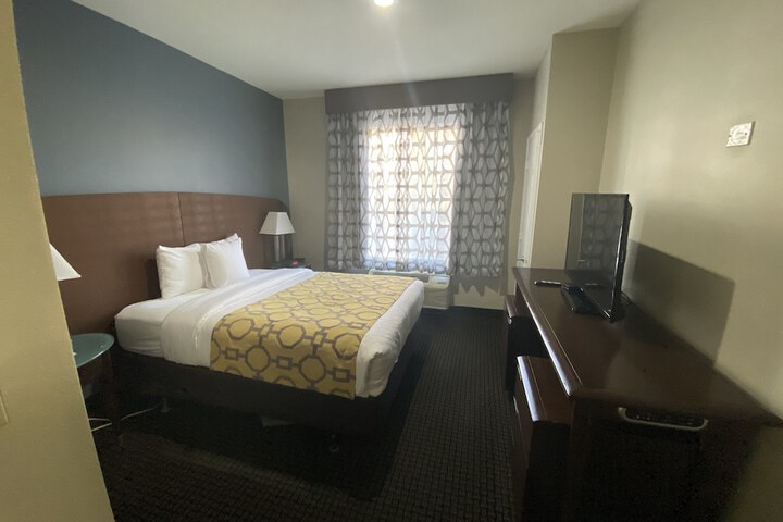 Room 7 of 37
