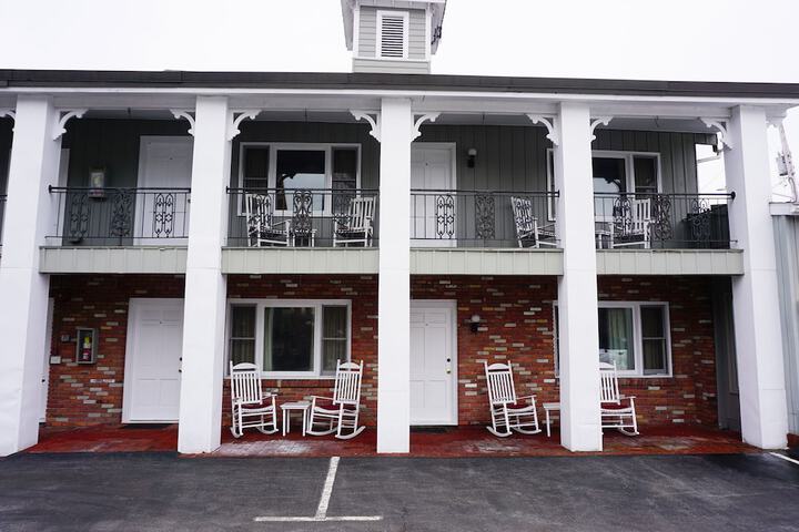 Hotel 4 of 89
