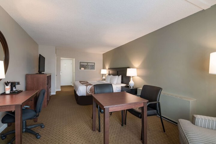 Room 28 of 40