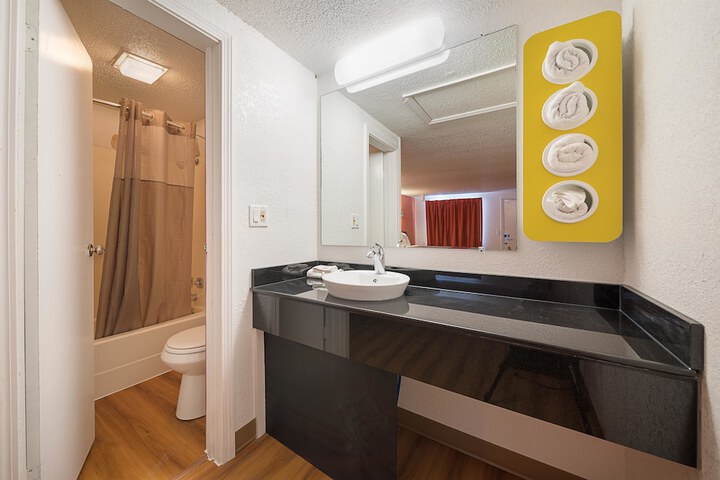 Room 20 of 20