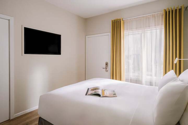 Room 26 of 60