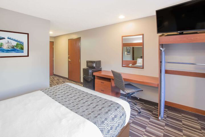 Room 15 of 16