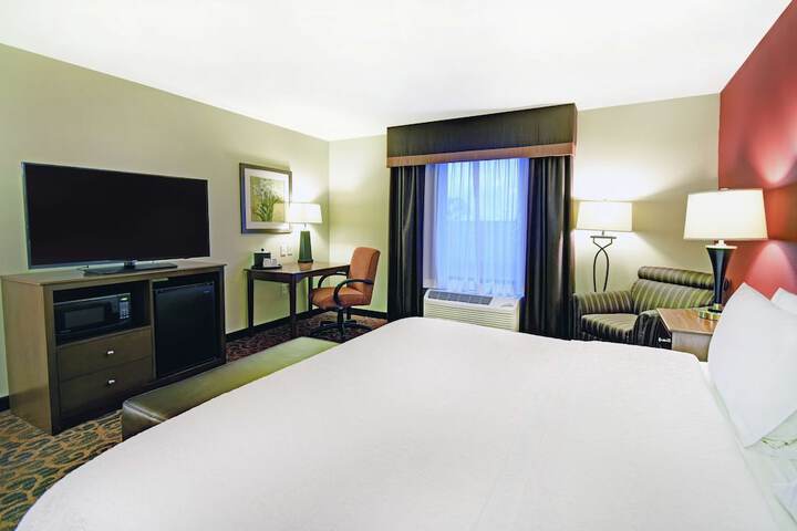 Room 11 of 48
