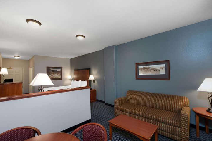 La Quinta Inn & Suites by Wyndham Rifle