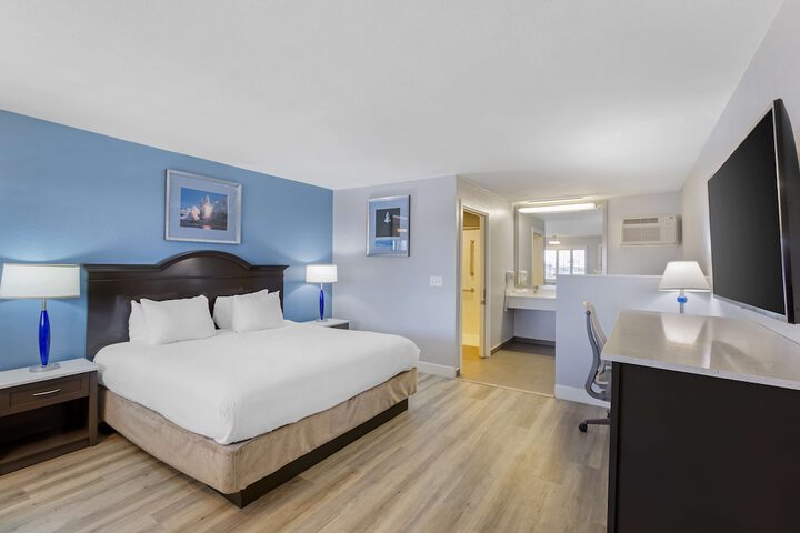 Room 18 of 32