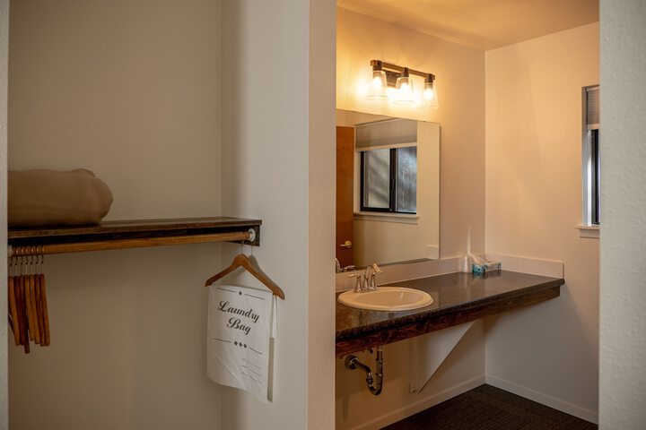 Room 48 of 235