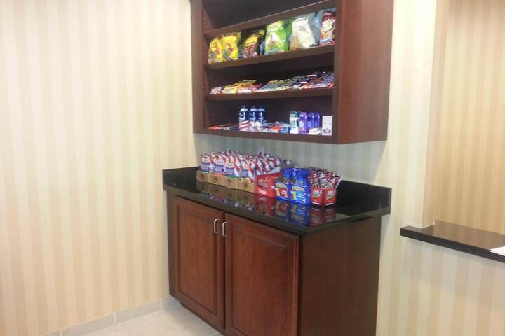 Cobblestone Inn & Suites - Bloomfield