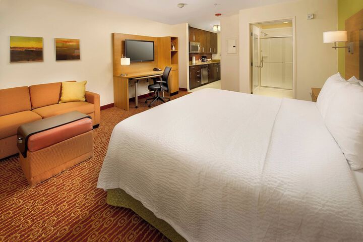Room 18 of 28