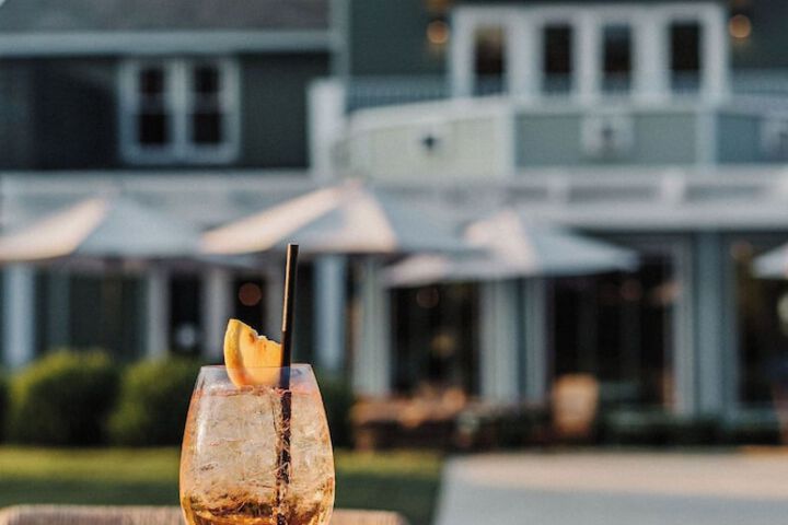 Stonebreaker Hotel