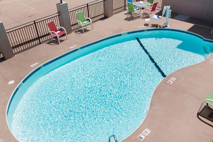 Quality Inn US65 & E. Battlefield Rd. Springfield