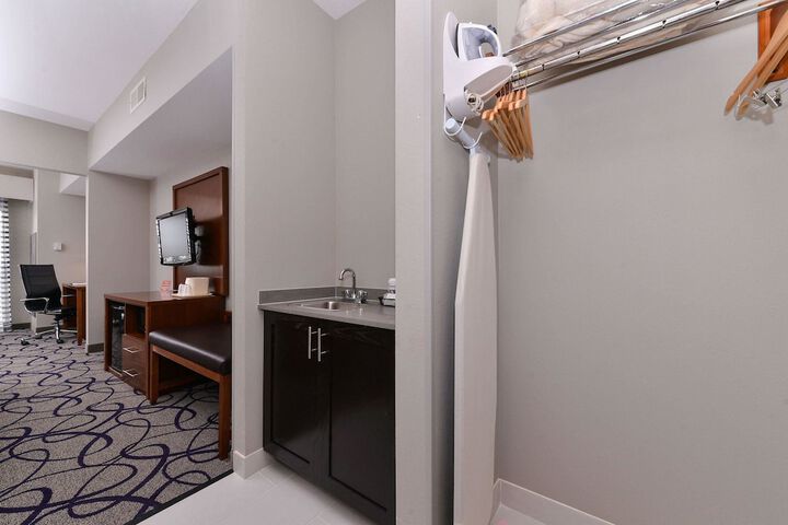 Comfort Inn & Suites Frisco - Plano