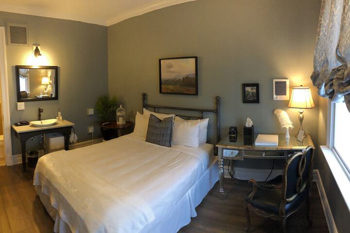 Room 48 of 81