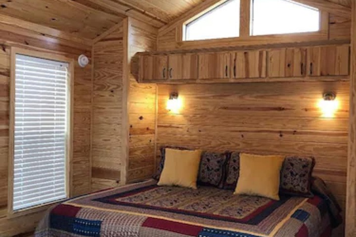Room 15 of 32