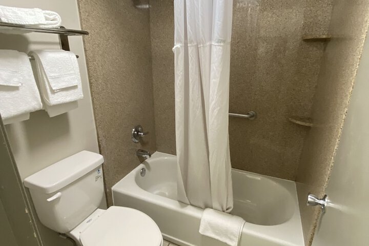 Room 16 of 35