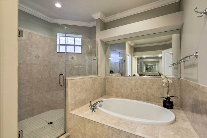Waterfront Gem w / Pool & Dock in Apollo Beach