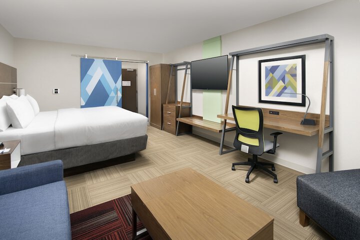 Room 25 of 52