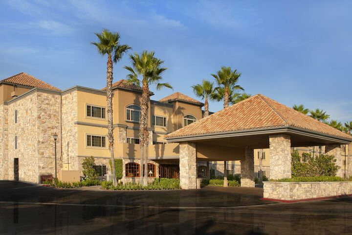 Ayres Suites Diamond Bar