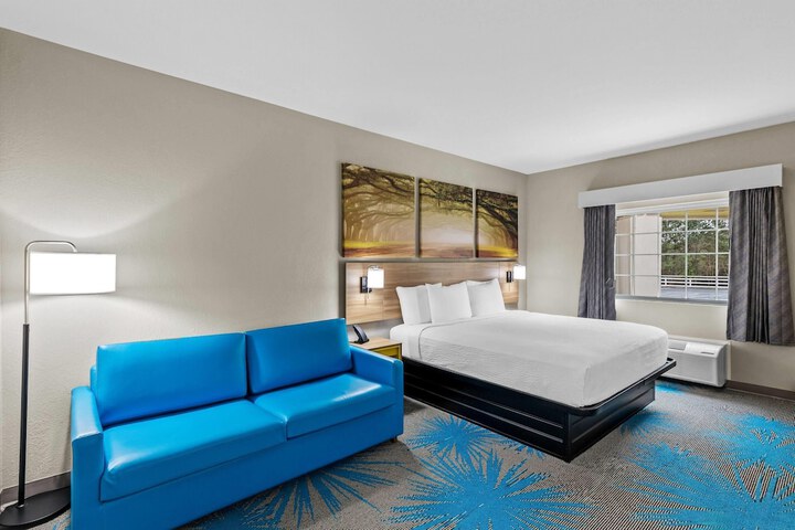Days Inn & Suites by Wyndham Union City