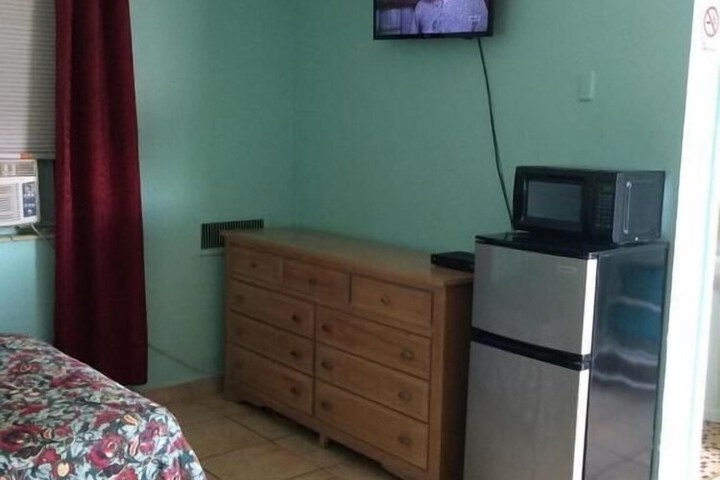 Skylark Motel