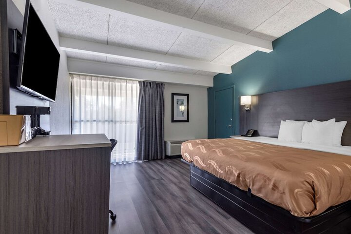 Room 28 of 39