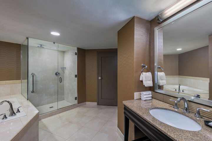 Sheraton Greensboro at Four Seasons