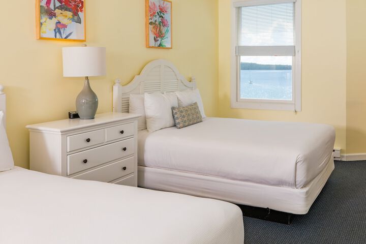 Room 82 of 119
