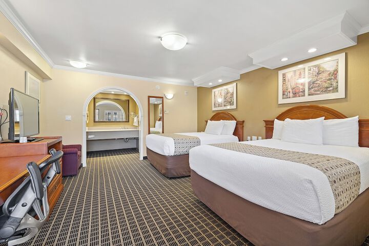 Alexis Park Hotel