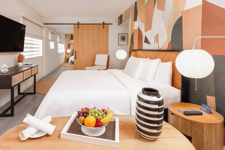 Room 44 of 68