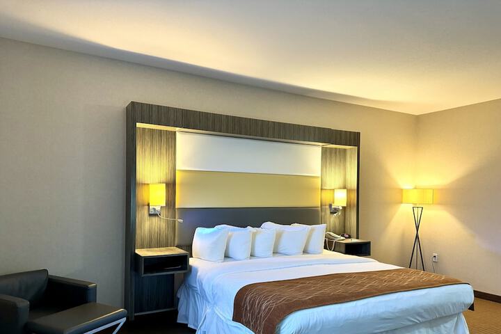 Room 34 of 59