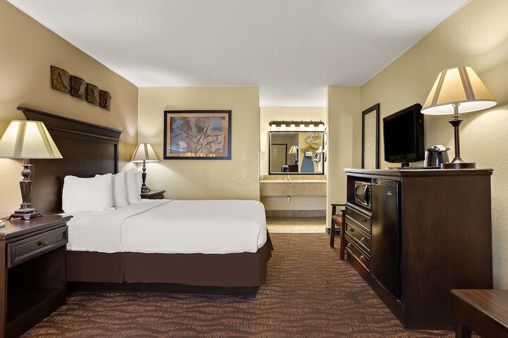 Room 49 of 62