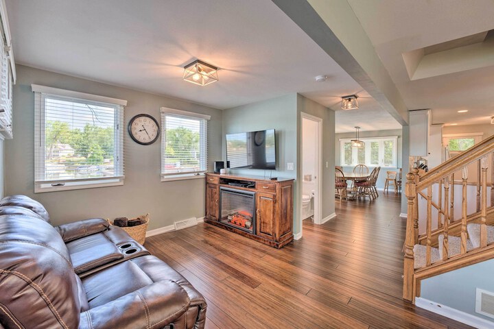 Lakefront Oasis w / Boat Dock Fire Pit, Grill