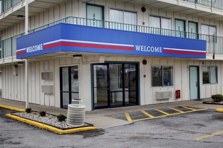 Hotel 2 of 72