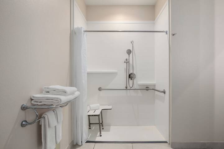 Holiday Inn Express & Suites-Dripping Springs - Austin Area by IHG