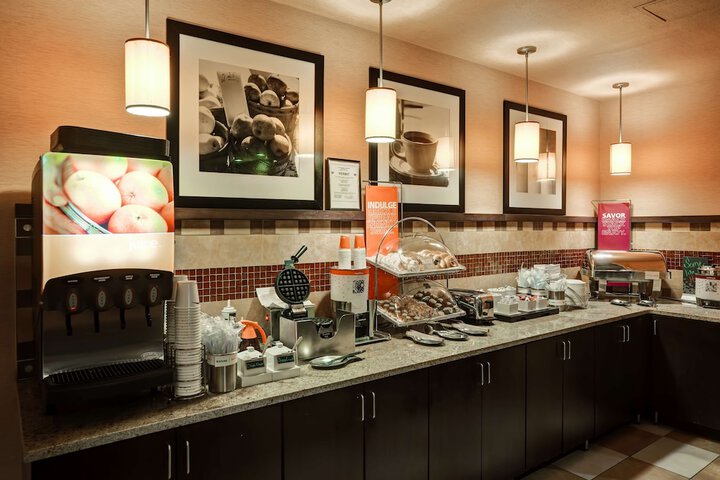 Breakfast/Coffee Service 33 of 40