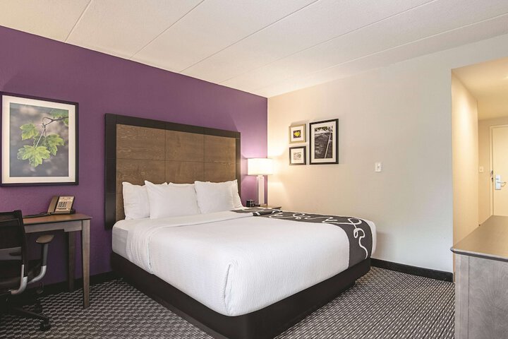 Room 32 of 41