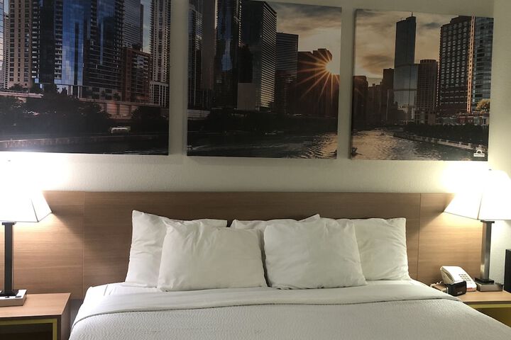 Room 9 of 14