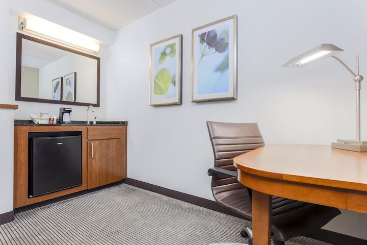 Hyatt Place Fort Worth / Hurst