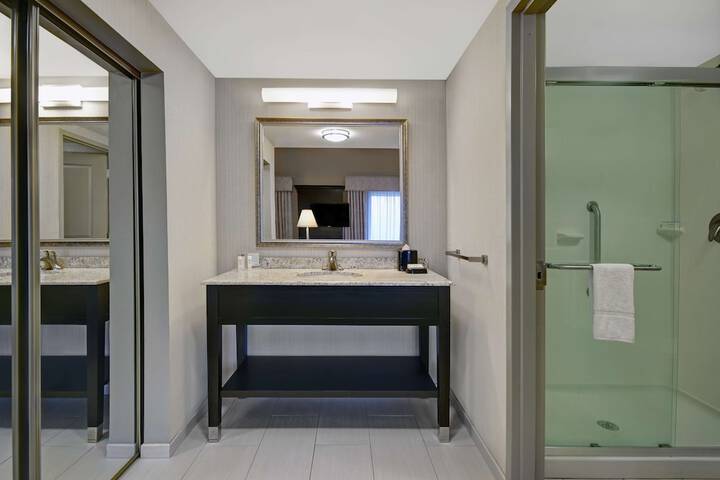 Room 30 of 51